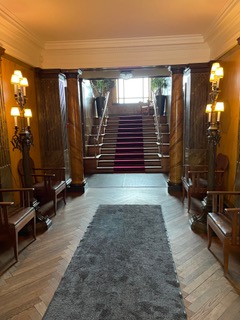 Entréplan och trapphus